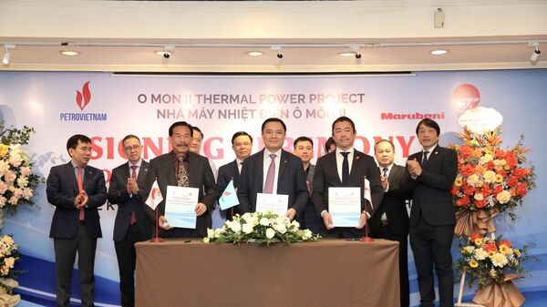 Đại diện Petrovietnam và liên danh Marubeni – WTO ký kết thoả thuận khung hợp đồng bán khí Lô B. - Sputnik Việt Nam