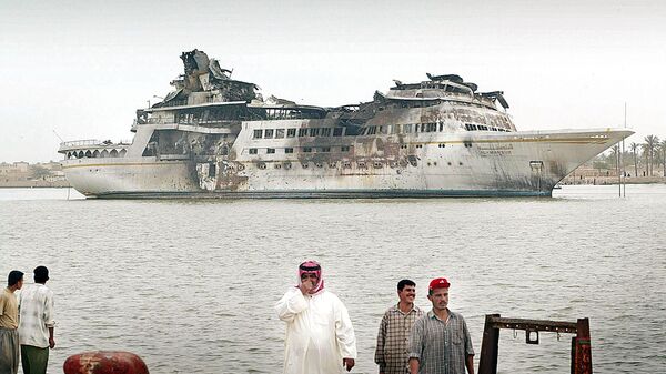Du thuyền Al Mansur của Tổng thống Iraq bị lật đổ Saddam Hussein ở Basra, 2003. - Sputnik Việt Nam