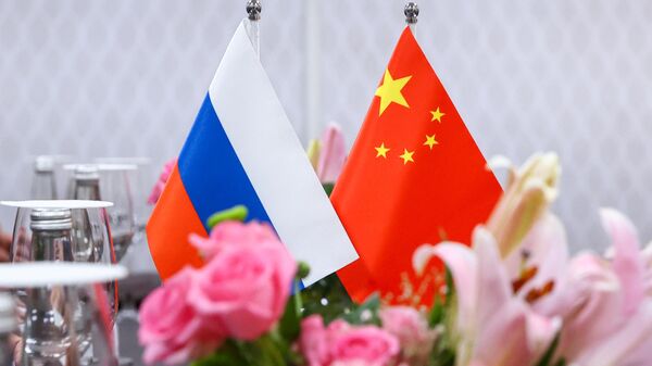 Cờ Nga và Trung Quốc - Sputnik Việt Nam