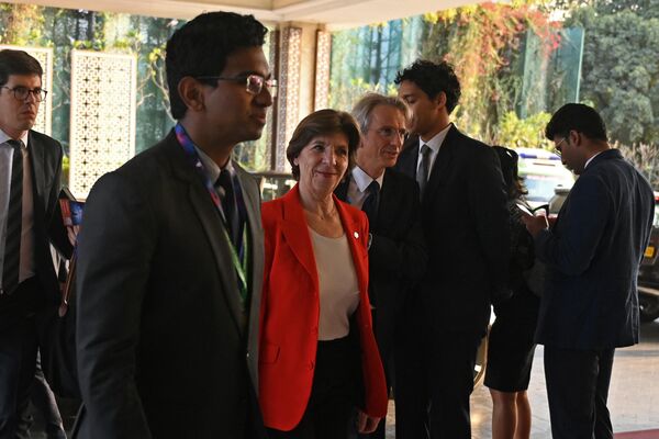 Ngoại trưởng Pháp Catherine Colonna đến dự cuộc họp các ngoại trưởng G20 ở New Delhi, Ấn Độ. - Sputnik Việt Nam