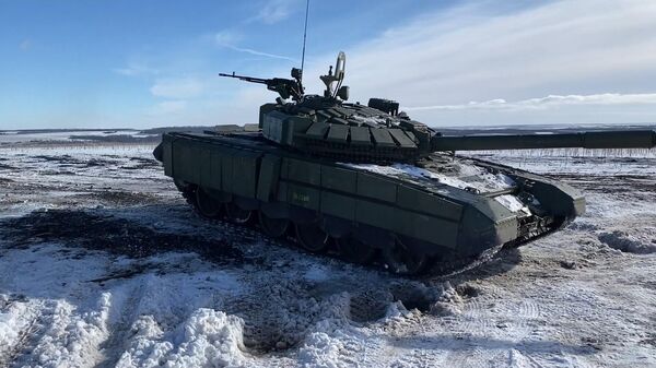 BQP Nga trình chiếu cho thấy xe tăng T-90M Proryv phá hủy các vị trí của LLVT Ukraina như thế nào - Sputnik Việt Nam