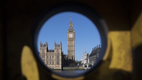 Quang cảnh từ bờ đối diện của sông Thames đến Cung điện Westminster ở London - Sputnik Việt Nam