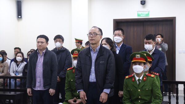 Hà Nội: Xét xử 7 cựu cán bộ ngân hàng vi phạm quy định về cho vay - Sputnik Việt Nam