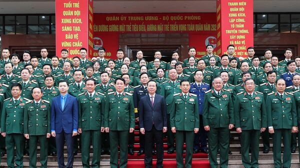 Chủ tịch nước Võ Văn Thưởng dự Lễ Tuyên dương gương mặt trẻ tiêu biểu toàn quân năm 2023 - Sputnik Việt Nam