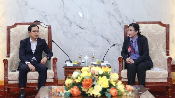 Ngày 17/3, lãnh đạo tỉnh Thái Nguyên đã có buổi tiếp, làm việc với ông Choi Joo Ho, Tổng giám đốc Samsung Việt Nam. - Sputnik Việt Nam