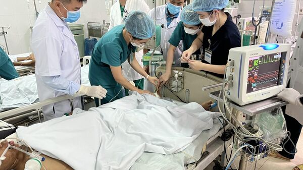 Bệnh viện Chợ Rẫy hỗ trợ Quảng Nam điều trị cho các trường hợp ngộ độc Botulinum - Sputnik Việt Nam
