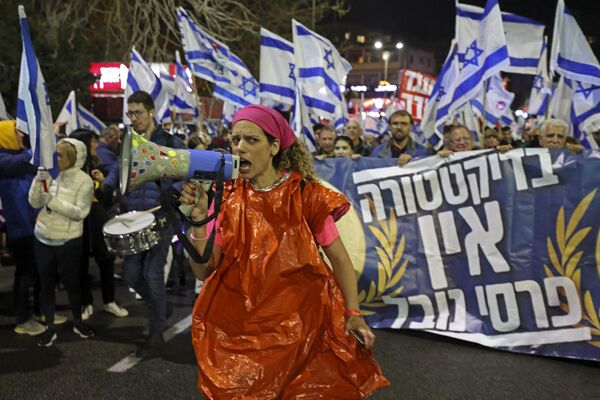 Người dân trong lúc diễn ra biểu tình ở Israel. - Sputnik Việt Nam