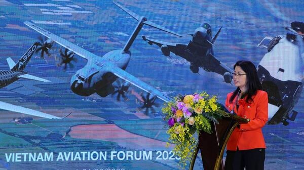 Bà Hoàng Tri Mai, Tổng giám đốc Airbus Việt Nam phát biểu tại Diễn đàn Hàng không Việt Nam ngày 21/3. - Sputnik Việt Nam