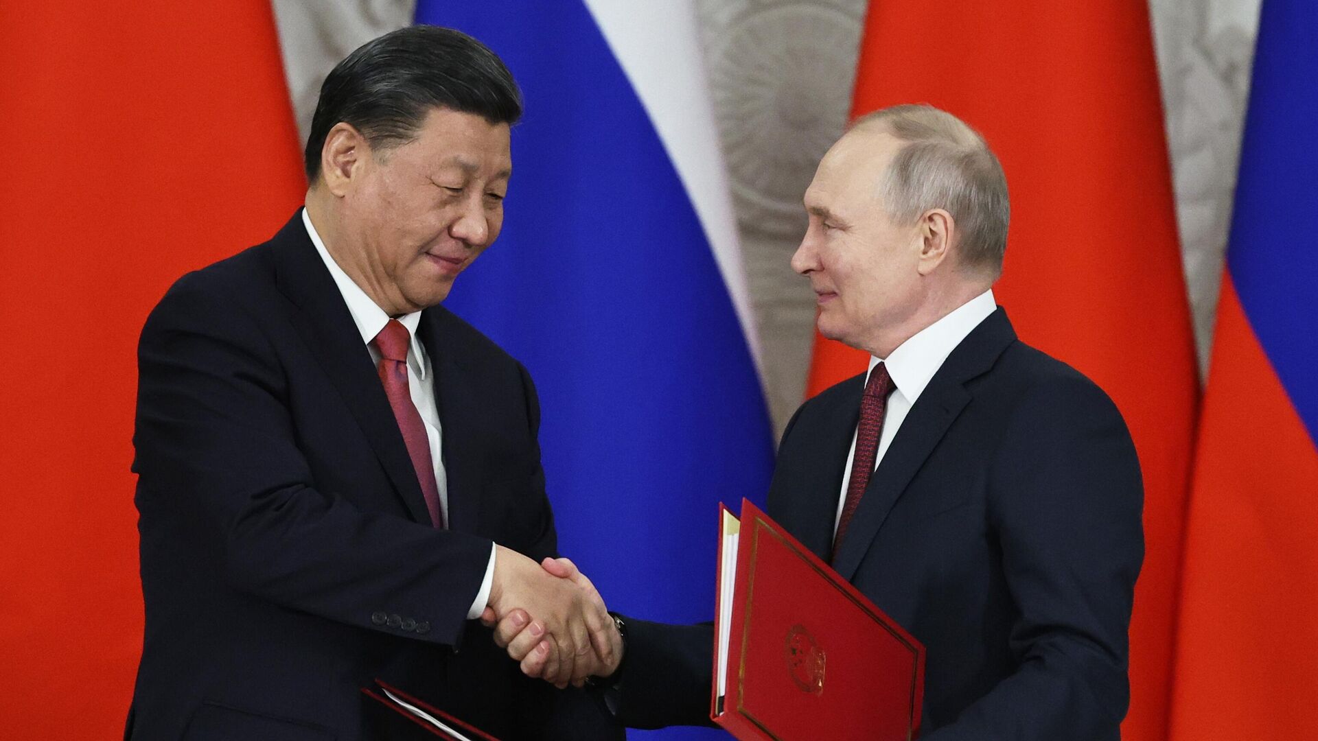 Tổng thống Nga Vladimir Putin và Chủ tịch Trung Quốc Tập Cận Bình - Sputnik Việt Nam, 1920, 24.08.2023