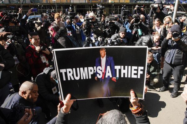 Cuộc biểu tình chống Donald Trump ở New York. - Sputnik Việt Nam