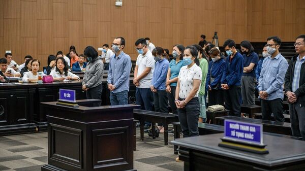Tòa án nhân dân TP Hà Nội tuyên án siêu lừa Nguyễn Thị Hà Thành cùng 25 bị cáo - Sputnik Việt Nam