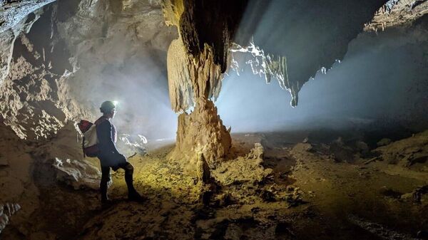 Du lịch Việt Nam: Phát hiện hơn 3 km hang động tuyệt đẹp, còn nguyên sơ ở Quảng Bình - Sputnik Việt Nam