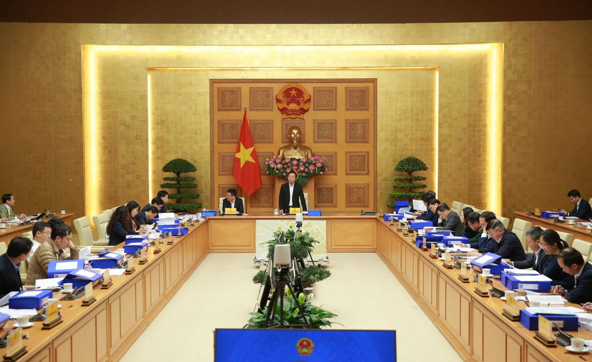 Phó Thủ tướng Trần Hồng Hà chủ trì họp Hội đồng thẩm định Quy hoạch hạ tầng dự trữ, cung ứng xăng dầu, khí đốt quốc gia  - Sputnik Việt Nam, 1920, 30.03.2023