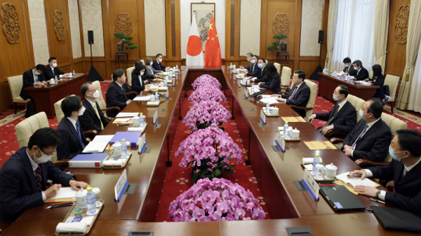 Cuộc đàm phán giữa Ngoại trưởng Trung Quốc Tần Cương và người đồng cấp Nhật Bản Yoshimasa Hayashi ở Bắc Kinh - Sputnik Việt Nam