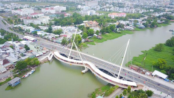 Cầu Nguyễn Thái Học hoàn thành đã tạo điểm nhấn về kiến trúc cảnh quan trong khu vực trung tâm TP. - Sputnik Việt Nam