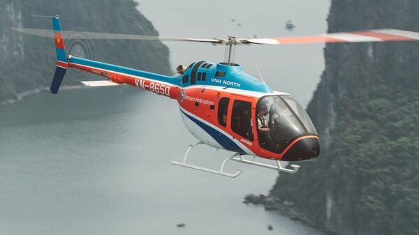 Khẩn trương triển khai cứu hộ máy bay trực thăng rơi trên vịnh Hạ Long. - Sputnik Việt Nam