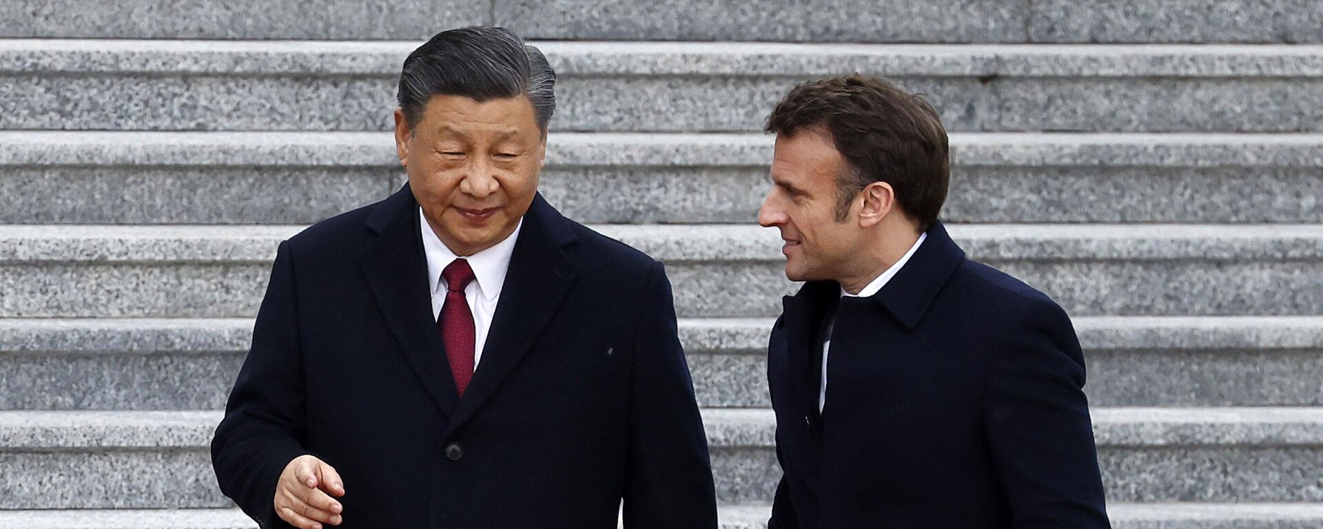 Tổng Thống Pháp Emmanuel Macron tới thăm Chủ tịch Trung Quốc Tập Cận Bình  - Sputnik Việt Nam, 1920, 10.04.2023