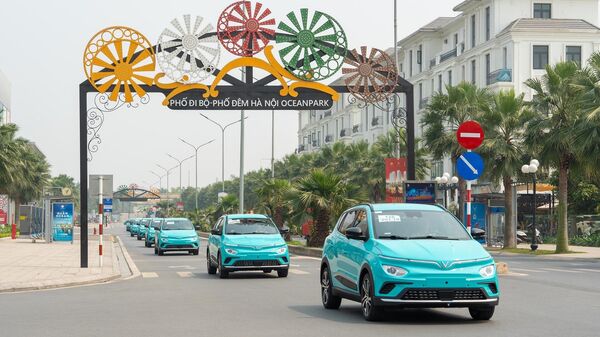 GSM công bố chính thức khai trương dịch vụ taxi điện với thương hiệu Taxi Xanh SM tại Hà Nội - Sputnik Việt Nam