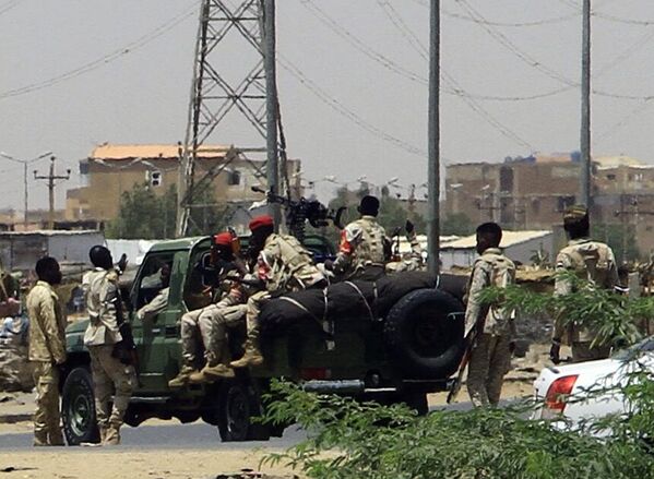 Đụng độ giữa quân đội và Lực lượng phản ứng nhanh ở Sudan. - Sputnik Việt Nam