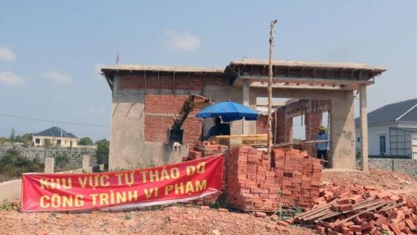 Chủ nhân căn biệt thự tự tháo dỡ công trình xây dựng vi phạm để trả lại đất cho Nhà nước - Sputnik Việt Nam