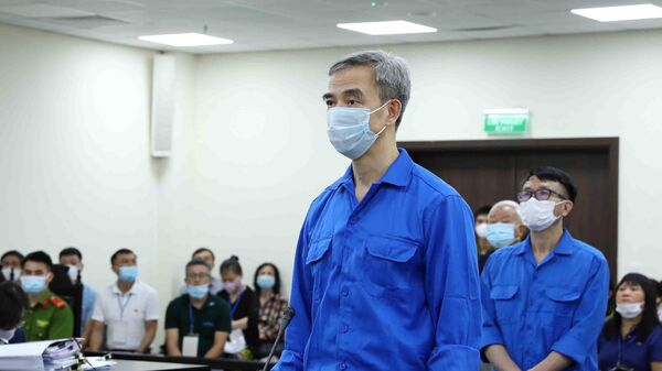 Cựu Giám đốc Bệnh viện Tim Hà Nội cùng đồng phạm ra hầu tòa vì sai phạm trong đấu thầu - Sputnik Việt Nam