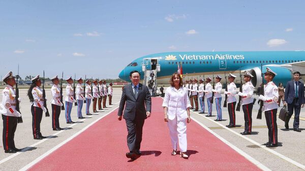 Chủ tịch Quốc hội Vương Đình Huệ bắt đầu thăm chính thức Cuba - Sputnik Việt Nam