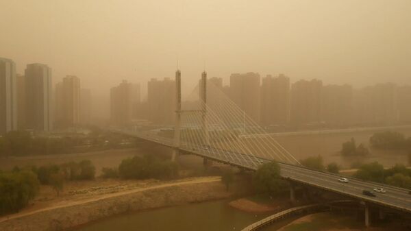 Trung Quốc: Bão cát nhấn chìm Lan Châu khiến ô nhiễm không khí gia tăng - Sputnik Việt Nam