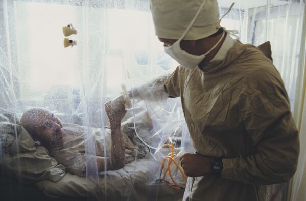 Một nạn nhân của vụ tai nạn tại nhà máy điện hạt nhân Chernobyl (26/04/1986). - Sputnik Việt Nam
