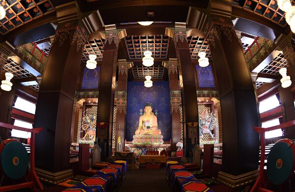 Nội thất tu viện Phật giáo chính của Tuva &quot;Tubten Shedrub Ling&quot;. - Sputnik Việt Nam