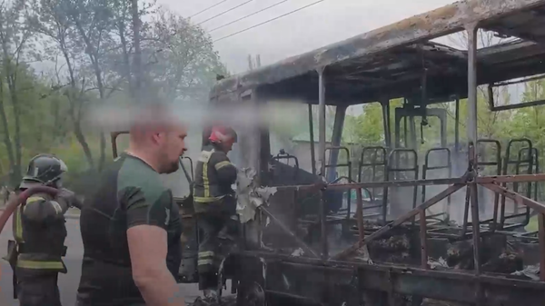 Đứa trẻ bị thiêu sống ở đây: Chiến binh Ukraina nã đạn vào trung tâm Donetsk - Sputnik Việt Nam