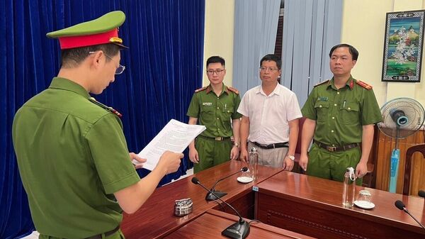 Sơn La: Khởi tố, bắt tạm giam nguyên Chủ tịch UBND huyện Bắc Yên cùng đồng phạm  - Sputnik Việt Nam