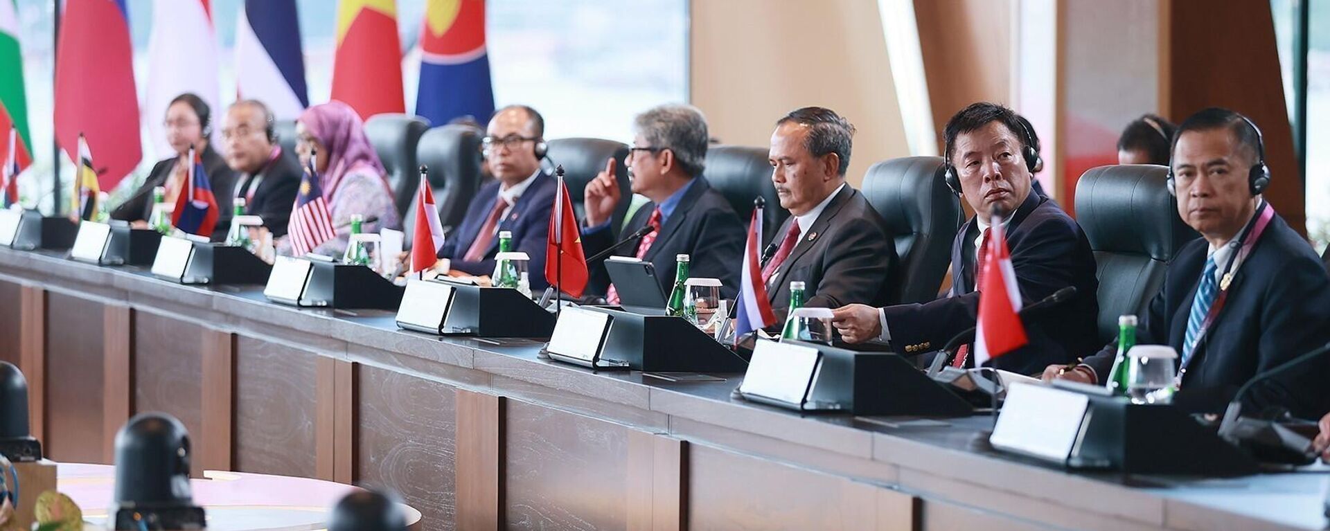 Thủ tướng tham dự Phiên Đối thoại giữa các lãnh đạo ASEAN và Nhóm công tác cấp cao về tầm nhìn Cộng đồng ASEAN sau 2025 - Sputnik Việt Nam, 1920, 12.05.2023