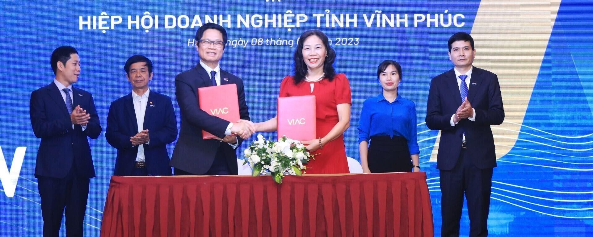Lễ Ký kết thỏa thuận hợp tác giữa VIAC và các Hiệp hội Doanh nghiệp  - Sputnik Việt Nam, 1920, 10.05.2023