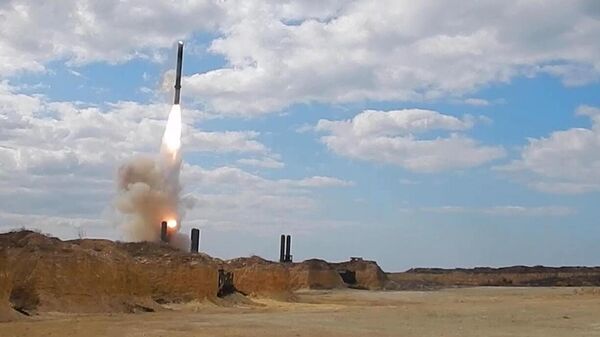 Cuộc tấn công của hệ thống tên lửa bờ biển Bastion và Kalibr vào cơ sợ hạ tầng của quân đội Ukraina - Sputnik Việt Nam
