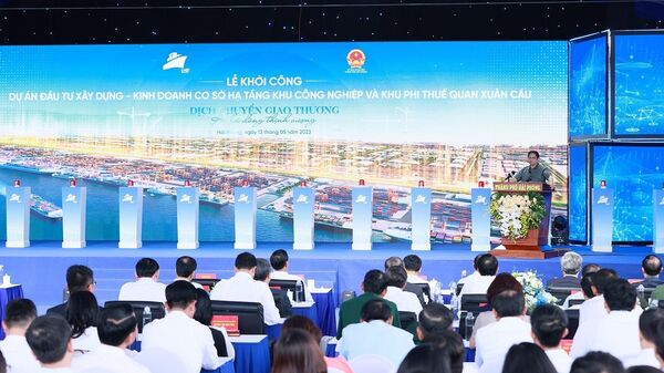 Thủ tướng Phạm Minh Chính dự Lễ khởi công dự án đầu tư xây dựng-kinh doanh cơ sở hạ tầng KCN và Khu Phí thuế quan Xuân Cầu - Sputnik Việt Nam
