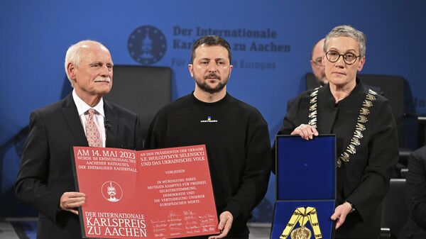 Tổng thống Ukraina Vladimir Zelensky được Giải thưởng Charlemagne ở Aachen - Sputnik Việt Nam