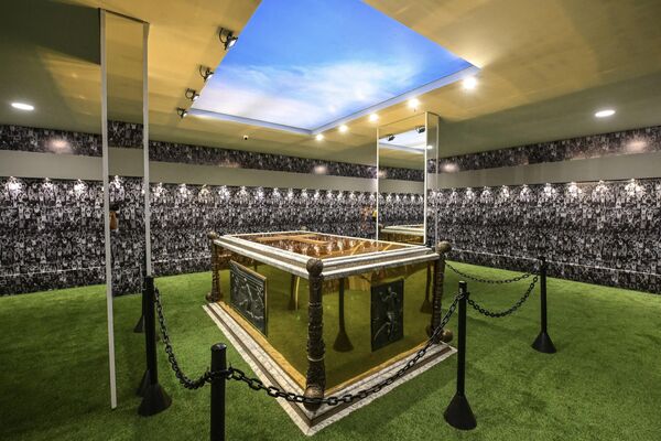 Quang cảnh lăng mộ nơi quan tài của Pele an nghỉ tại Nghĩa trang Memorial Necrópole Ecumênica (Santos, Brazil). - Sputnik Việt Nam
