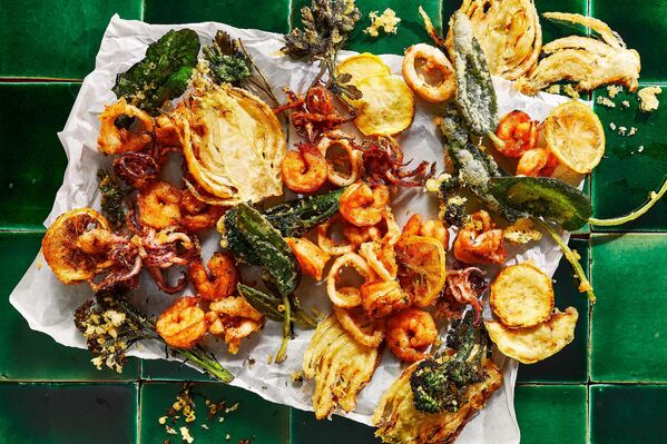 Ảnh Fritto Misto (Khoai tây chiên) của nhiếp ảnh gia Ý Cara Cormack, chiến thắng trong hạng mục Marks & Spencer Food Portraiture (Chân dung món ăn Marks & Spencer) tại 2023 Pink Lady® Food Photographer of the Year. Ảnh Fritto Misto (Khoai tây chiên) của nhiếp ảnh gia Ý Cara Cormack, chiến thắng trong hạng mục Marks & Spencer Food Portraiture (Chân dung món ăn Marks & Spencer) tại 2023 Pink Lady® Food Photographer of the Year. - Sputnik Việt Nam