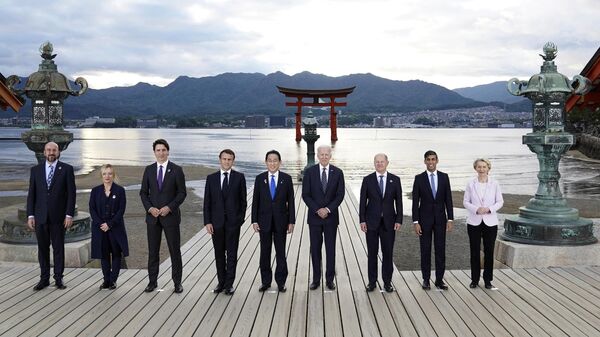 Các nhà lãnh đạo G7 thăm đền Itsukushima trên đảo Miyajima tại Hội nghị thượng đỉnh G7, Nhật Bản - Sputnik Việt Nam