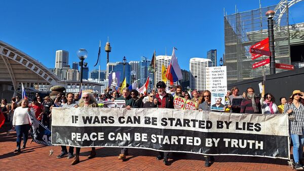 Ở Sydney đã diễn ra cuộc biểu tình rầm rộ chống NATO, chống chiến tranh, ủng hộ Nga và đòi tự do cho người sáng lập WikiLeaks Julian Assange hiện đang trong nhà tù của Anh. - Sputnik Việt Nam