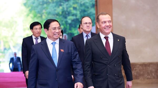 Thủ tướng Phạm Minh Chính tiếp Chủ tịch Đảng Nước Nga Thống nhất Dmitry Medvedev - Sputnik Việt Nam
