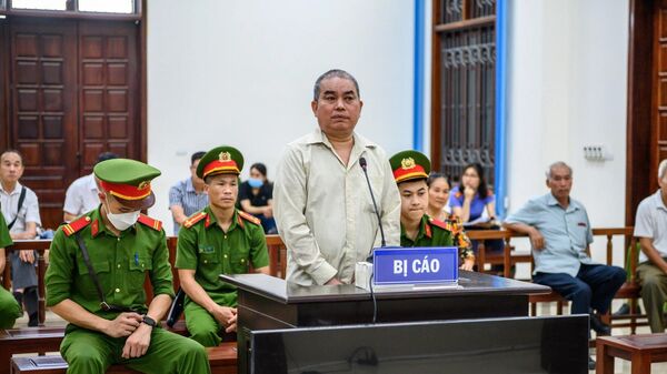 Bị cáo Vi Văn Phượng tại tòa - Sputnik Việt Nam