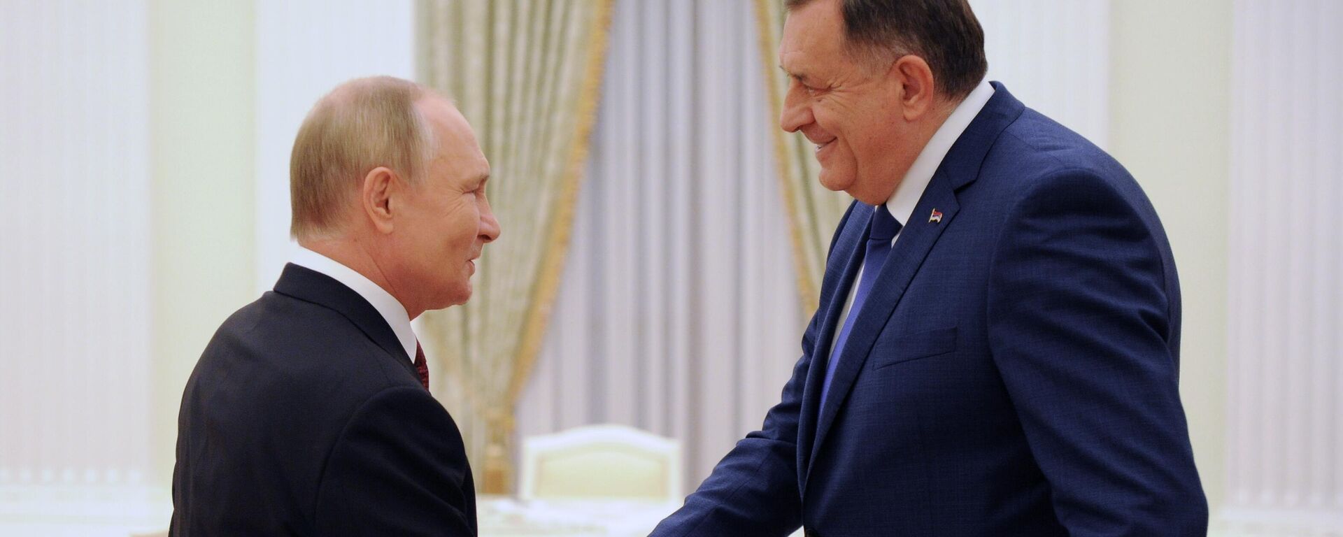 Tổng thống Nga Vladimir Putin và Tổng thống Cộng hòa tự trị Serbia (thuộc Bosnia và Herzegovina Milorad Dodik  - Sputnik Việt Nam, 1920, 24.05.2023