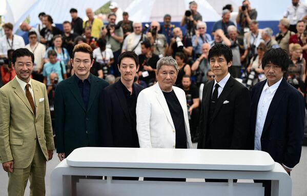 Diễn viên Nhật Bản và đạo diễn Takeshi Kitano tại Liên hoan phim Cannes lần thứ 76 - Sputnik Việt Nam