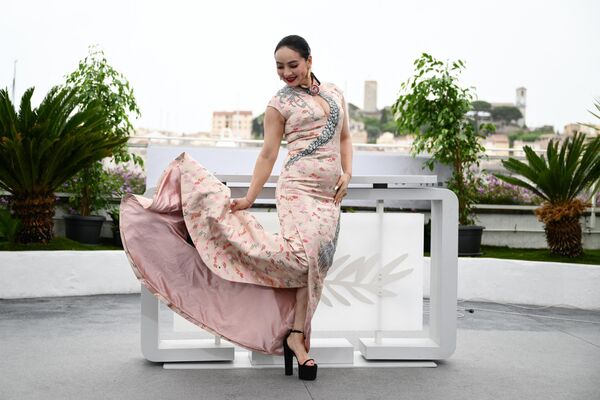 Nữ diễn viên Trung Quốc Chloe Maayan tại Liên hoan phim Cannes lần thứ 76. - Sputnik Việt Nam