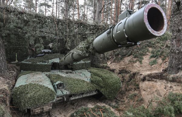 Xe tăng Nga T-90 &quot;Proryv&quot; trang bị cho đơn vị đóng tại khu vực phía Nam của chiến dịch quân sự đặc biệt. - Sputnik Việt Nam