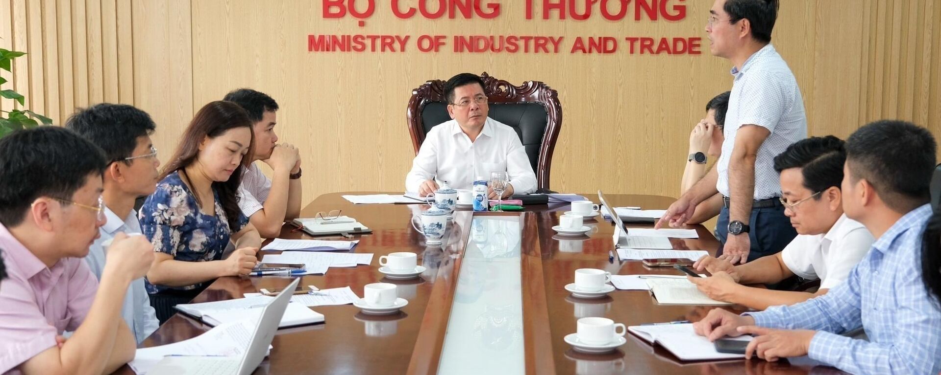 Bộ trưởng Công Thương làm việc với thanh tra chuyên ngành về quản lý và cung ứng điện của EVN - Sputnik Việt Nam, 1920, 12.07.2023