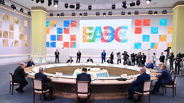Tổng thống Liên bang Nga V. Putin đã tổ chức một cuộc họp với những người đứng đầu các quốc gia khác thuộc Liên minh Kinh tế Á-Âu (EAEU) - Sputnik Việt Nam