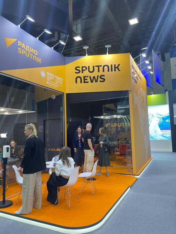 Phần trưng bày của hãng thông tấn Sputnik tại SPIEF-2023. - Sputnik Việt Nam
