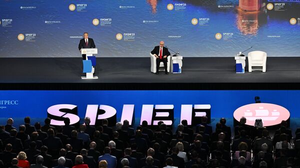 Tổng thống Nga Vladimir Putin tham dự SPIEF-2023 - Sputnik Việt Nam
